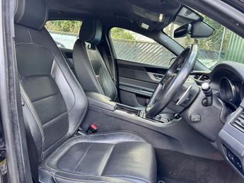 JAGUAR XF 2.0i R-Sport GPF Saloon 4dr Petrol Auto Euro 6 (s/s) (250 ps)