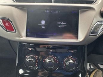 DS AUTOMOBILES DS 3 1.2 PureTech Chic Hatchback 3dr Petrol Manual Euro 6 (82 ps)