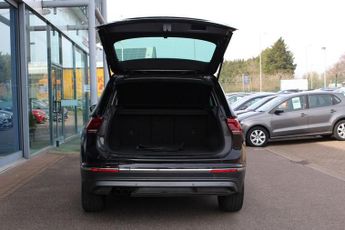 VOLKSWAGEN TIGUAN 2.0 TDI SEL SUV 5dr Diesel DSG 4Motion Euro 6 (s/s) (150 ps)