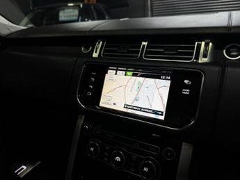 LAND ROVER RANGE ROVER 4.4 SD V8 Autobiography SUV 5dr Diesel Auto 4WD Euro 5 (339 ps)