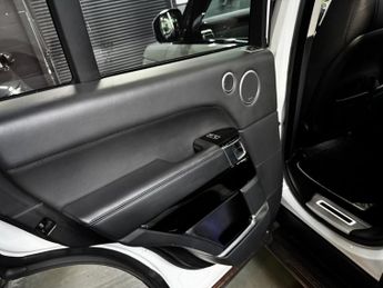 LAND ROVER RANGE ROVER 4.4 SD V8 Autobiography SUV 5dr Diesel Auto 4WD Euro 5 (339 ps)
