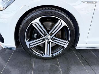VOLKSWAGEN GOLF 2.0 TSI R Hatchback 5dr Petrol DSG 4Motion Euro 6 (s/s) (300 ps)