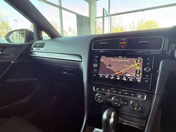 VOLKSWAGEN GOLF 2.0 TSI R Hatchback 5dr Petrol DSG 4Motion Euro 6 (s/s) (300 ps)