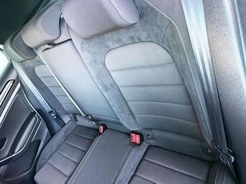 VOLKSWAGEN GOLF 2.0 TSI R Hatchback 5dr Petrol DSG 4Motion Euro 6 (s/s) (300 ps)