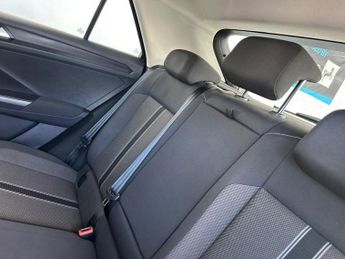 VOLKSWAGEN T-ROC 1.5 TSI GPF EVO SE SUV 5dr Petrol DSG Euro 6 (s/s) (150 ps) 1 FO