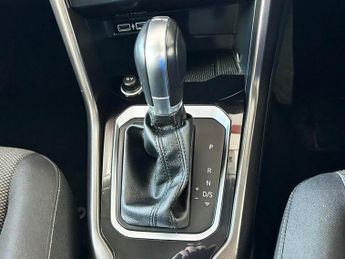 VOLKSWAGEN T-ROC 1.5 TSI GPF EVO SE SUV 5dr Petrol DSG Euro 6 (s/s) (150 ps) 1 FO