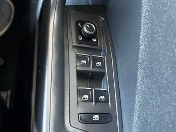 VOLKSWAGEN T-ROC 1.5 TSI GPF EVO SE SUV 5dr Petrol DSG Euro 6 (s/s) (150 ps) 1 FO