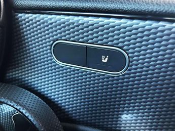 MERCEDES-BENZ A-CLASS 1.3 A180 Sport (Executive) Hatchback 5dr Petrol 7G-DCT Euro 6 (s