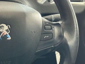 PEUGEOT 2008 1.2 PureTech Active SUV 5dr Petrol Manual Euro 6 (82 ps)