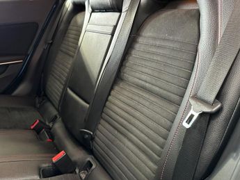 MERCEDES-BENZ GLA 2.1 GLA220 CDI AMG Line SUV 5dr Diesel 7G-DCT 4MATIC Euro 6 (s/s