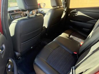 NISSAN LEAF 40kWh N-Connecta Hatchback 5dr Electric Auto (150 ps)