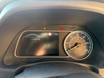 NISSAN LEAF 40kWh N-Connecta Hatchback 5dr Electric Auto (150 ps)