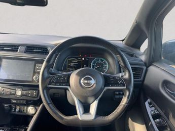 NISSAN LEAF 39kWh N-Connecta Hatchback 5dr Electric Auto (150 ps)
