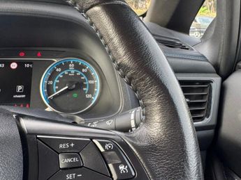 NISSAN LEAF 39kWh N-Connecta Hatchback 5dr Electric Auto (150 ps)