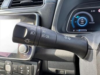 NISSAN LEAF 39kWh N-Connecta Hatchback 5dr Electric Auto (150 ps)