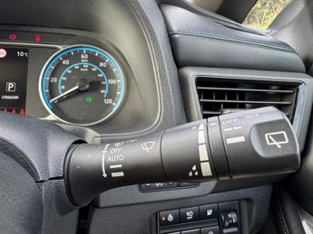 NISSAN LEAF 39kWh N-Connecta Hatchback 5dr Electric Auto (150 ps)