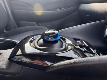 NISSAN LEAF 39kWh N-Connecta Hatchback 5dr Electric Auto (150 ps)
