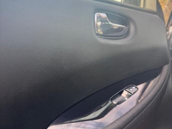 NISSAN LEAF 39kWh N-Connecta Hatchback 5dr Electric Auto (150 ps)