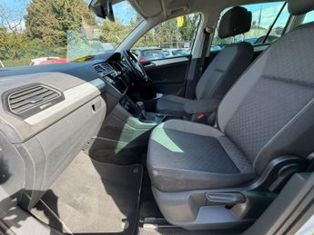 VOLKSWAGEN TIGUAN 1.4 TSI SE Navigation SUV 5dr Petrol DSG 4Motion Euro 6 (s/s) (1