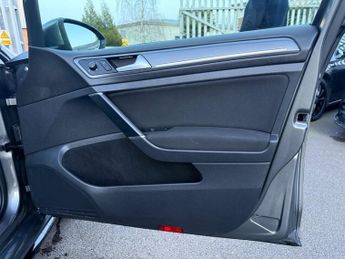 VOLKSWAGEN GOLF 1.5 TSI EVO R-Line Hatchback 5dr Petrol DSG Euro 6 (s/s) (150 ps