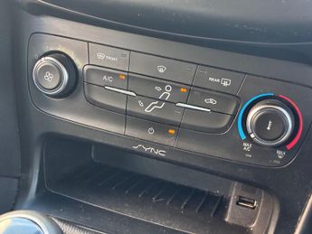 FORD FOCUS 1.0T EcoBoost Zetec S Hatchback 5dr Petrol Manual Euro 6 (s/s) (