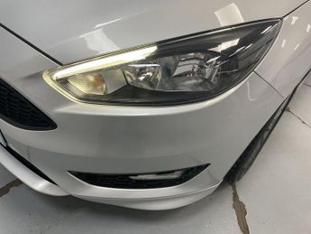 FORD FOCUS 1.5 TDCi ST-Line Hatchback 5dr Diesel Manual Euro 6 (s/s) (120 p