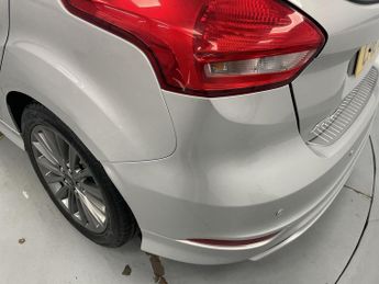 FORD FOCUS 1.5 TDCi ST-Line Hatchback 5dr Diesel Manual Euro 6 (s/s) (120 p