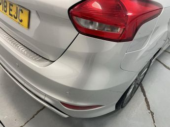 FORD FOCUS 1.5 TDCi ST-Line Hatchback 5dr Diesel Manual Euro 6 (s/s) (120 p