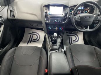 FORD FOCUS 1.5 TDCi ST-Line Hatchback 5dr Diesel Manual Euro 6 (s/s) (120 p