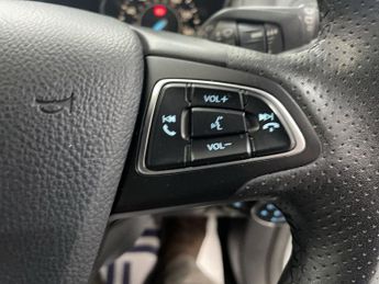 FORD FOCUS 1.5 TDCi ST-Line Hatchback 5dr Diesel Manual Euro 6 (s/s) (120 p