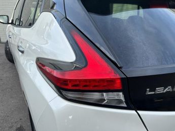 NISSAN LEAF 40kWh Tekna Hatchback 5dr Electric Auto (150 ps)