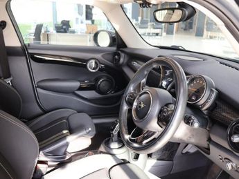 MINI HATCH 2.0 Cooper S Classic Hatchback 5dr Petrol Steptronic Euro 6 (s/s