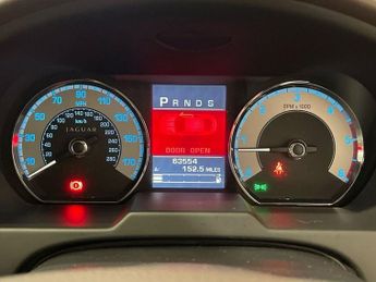 JAGUAR XF 3.0d V6 Premium Luxury Saloon 4dr Diesel Auto Euro 5 (240 ps)