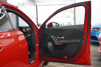 MERCEDES-BENZ A-CLASS 1.5 A180d AMG Line (Premium) Hatchback 5dr Diesel 7G-DCT Euro 6 