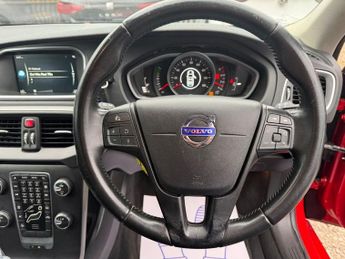 VOLVO V40 2.0 D2 ES Nav Hatchback 5dr Diesel Manual Euro 6 (s/s) (120 ps)
