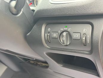 VOLVO V40 2.0 D2 ES Nav Hatchback 5dr Diesel Manual Euro 6 (s/s) (120 ps)