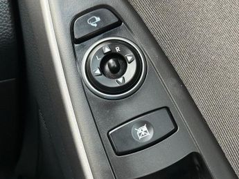 HYUNDAI I30 1.6 SE Nav Hatchback 5dr Petrol Auto Euro 6 (120 ps)