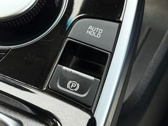 KIA NIRO 64kWh 2 SUV 5dr Electric Auto (201 bhp)