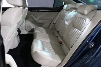 SKODA SUPERB 2.0 TDI Laurin & Klement Hatchback 5dr Diesel DSG Auto 6Spd Euro