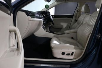 SKODA SUPERB 2.0 TDI Laurin & Klement Hatchback 5dr Diesel DSG Auto 6Spd Euro