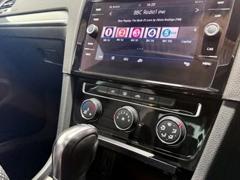 VOLKSWAGEN GOLF 1.5 TSI EVO GPF R-Line Hatchback 5dr Petrol DSG Euro 6 (s/s) (15