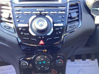 FORD FIESTA 1.5 TDCi ECOnetic Titanium Hatchback 5dr Diesel Manual Euro 6 (s