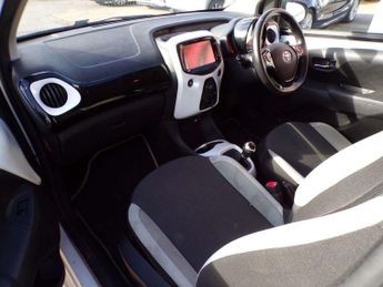 TOYOTA AYGO 1.0 VVT-i x-pure Hatchback 5dr Petrol x-shift Euro 6 (68 ps)