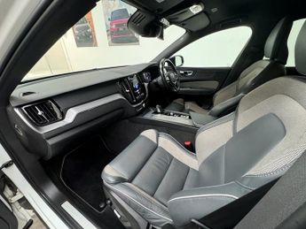 VOLVO XC60 2.0 B5 MHEV R-Design SUV 5dr Petrol Hybrid Auto AWD Euro 6 (s/s)