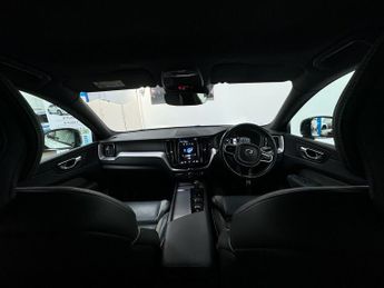 VOLVO XC60 2.0 B5 MHEV R-Design SUV 5dr Petrol Hybrid Auto AWD Euro 6 (s/s)