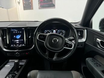 VOLVO XC60 2.0 B5 MHEV R-Design SUV 5dr Petrol Hybrid Auto AWD Euro 6 (s/s)