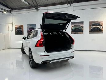VOLVO XC60 2.0 B5 MHEV R-Design SUV 5dr Petrol Hybrid Auto AWD Euro 6 (s/s)