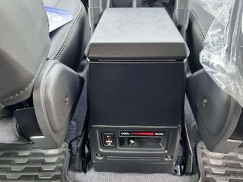 TOYOTA LAND CRUISER GDJ76 LC70 Series LWB RHD 2.8 Diesel Auto 6dr