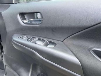 NISSAN SERENA 2.0 HIGHWAY STAR PURE DRIVE HYBRID PETROL CVT 8 SEATS