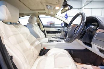 JAGUAR XF 3.0d S V6 Portfolio Saloon 4dr Diesel Auto Euro 5 (s/s) (275 ps)